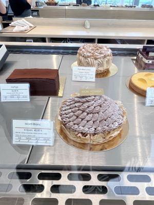 Mori Yoshida by null