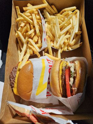 In-N-Out Burger by null