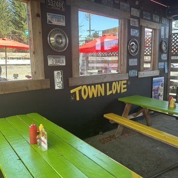 Sideshow Kitchen - Dining area - Burgers Near Me - Oakland, California