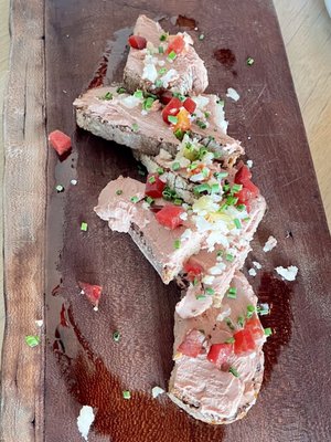 Feather & Wedge by null