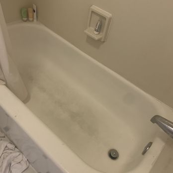 La Quinta Inn by Wyndham Phoenix Thomas Road - Dirtiest bathroom - Hotels Near Me - Phoenix, Arizona