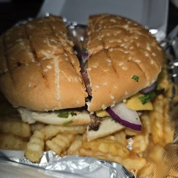 Al Mankal Grill - beef burger - Barbeque Near Me - Sugar Land, Texas