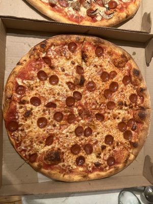 Armando's Pizza by null