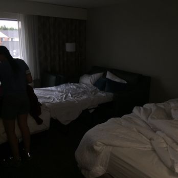 Hampton Inn Brighton - Our room that never got cleaned - Hotels Near Me - Brighton, Michigan