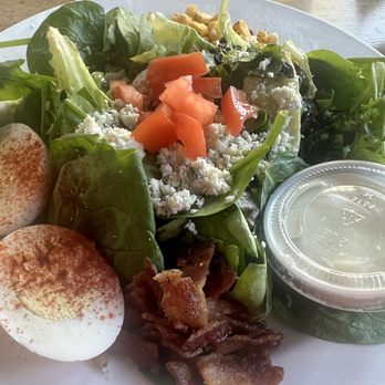 Café Palladio - Salad - Cafes Near Me - Memphis, Tennessee