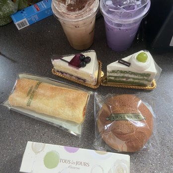 Tous Les Jours - Tiramisu latte, ube latte, blueberry piece cake, green tea piece cake, yuzu hand pie, coffee jelly bun, & macarons - Coffee & Tea Near Me - Westminster, Colorado