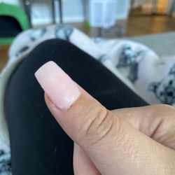 Lux Nails & Spa - Cut cuticle