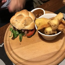 Duck burger, very good and amazing sauce Duck burger, very good and amazing sauce