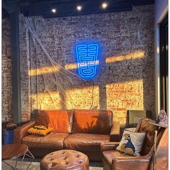 Hey Hey - Cool lounge area. - Coffee & Tea Near Me - Los Angeles, California
