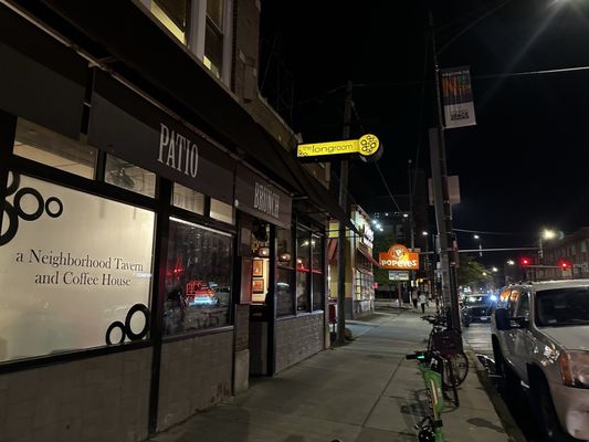 Long Room Chicago by null