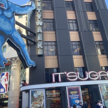 IT'SUGAR - Candy Stores Near Me - Universal City, California