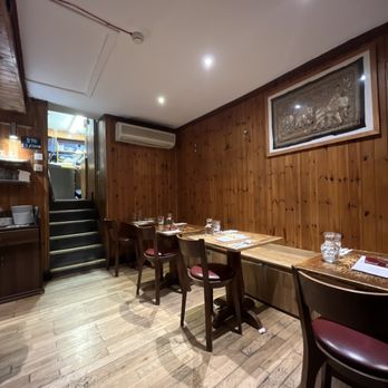 Paolina's Thai Cafe - Coffee & Tea Near Me - London, XGL Paolina's Thai Cafe - Coffee & Tea Near Me - London, XGL