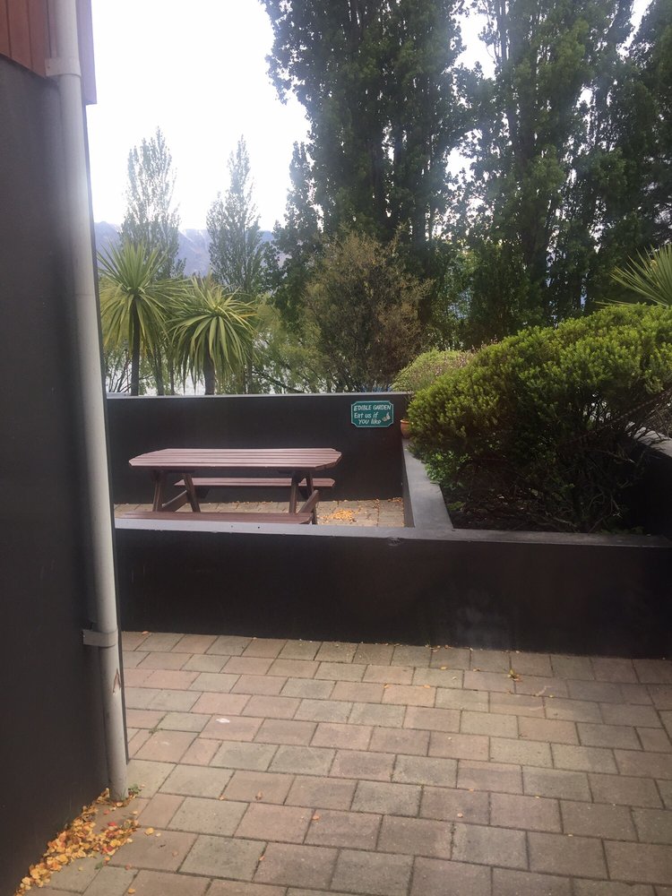 YHA QUEENSTOWN LAKEFRONT 8890 Lake Esplanade, Queenstown, Otago, New