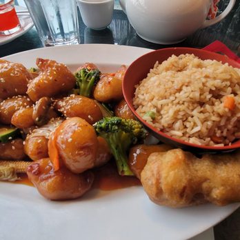 Asian Star - Beautiful owner custom dish - pon pon & mixed vegetables w vegetable fried rice, spring roll, sauces, mustards , tea, soup. So kind. - Chinese Near Me - Midvale, Utah