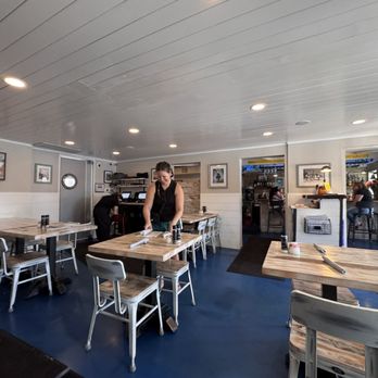Wickies Lighthouse Restaurant - Diners Near Me - Sanibel, Florida