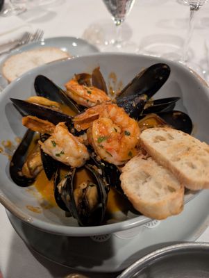 Creed's Seafood & Steaks by null