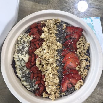 Main Squeeze Juice Co. - Açaí berry bowl with added strawberries and goji berries (additional charge) - Juice Bars & Smoothies Near Me - Sugar Land, Texas