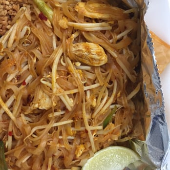 Chaba Thai Kitchen - Chicken Pai Thai Lunch Special - Spicy Level 2 - Thai Near Me - San Diego, California