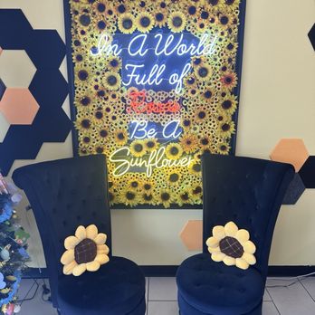 Sunflower Bakery - Cute backdrop and photo op - Bakeries Near Me - Suisun City, California Sunflower Bakery - Cute backdrop and photo op - Bakeries Near Me - Suisun City, California