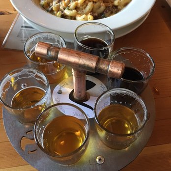 Sunriver Brewing Co - Galveston Pub - Flight of their small batch brews - Brewpubs Near Me - Bend, Oregon