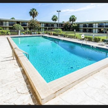 Quality Inn & Suites - Pool On Website - Hotels Near Me - Waycross, Georgia Quality Inn & Suites - Pool On Website - Hotels Near Me - Waycross, Georgia