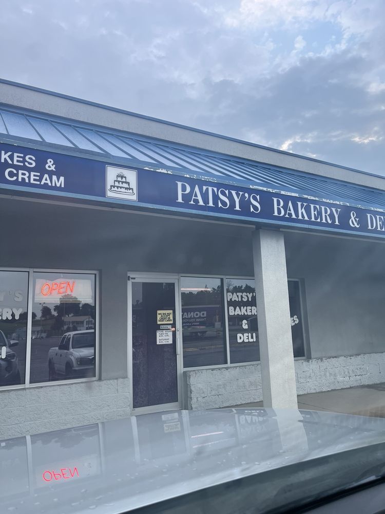 Patsy's Bakery & Deli Logo