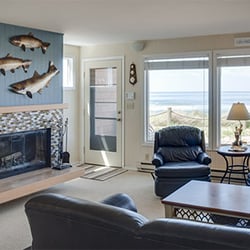 Breakers Beach Houses by Meredith Lodging - Living room of house #5