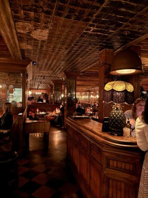 Gilt Bar by null