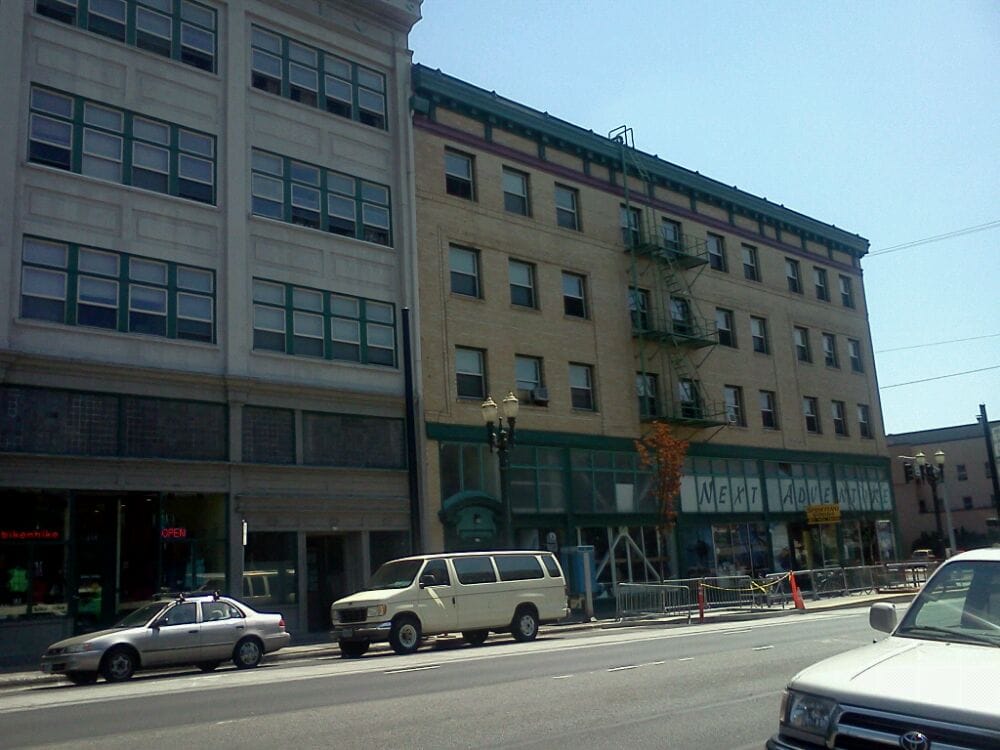 GRAND OAK WILSHIRE Updated June 2024 418 SE Grand Ave, Portland