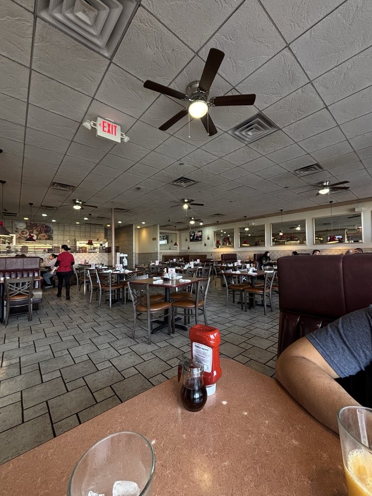 Ely’s Restaurant - Photo 2