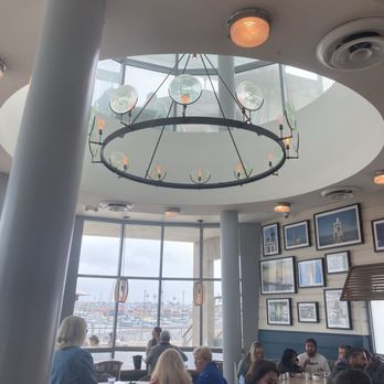 Lighthouse - Inside - Breakfast & Brunch Near Me - Newport Beach, California Lighthouse - Inside - Breakfast & Brunch Near Me - Newport Beach, California