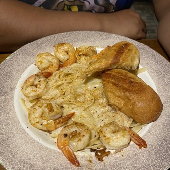 Bernie's Oyster House - Shrimp Alfredo pasta - Seafood Near Me - Tybee Island, Georgia Bernie's Oyster House - Shrimp Alfredo pasta - Seafood Near Me - Tybee Island, Georgia