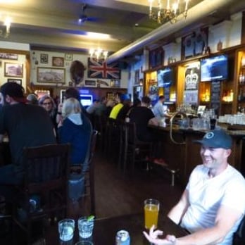 Victoria's Tavern - Pubs Near Me - Regina, Saskatchewan