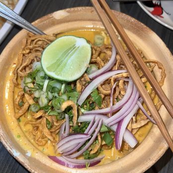 Silver Spoon Thai Restaurant - Kao Soy - Thai Near Me - Chicago, Illinois Silver Spoon Thai Restaurant - Kao Soy - Thai Near Me - Chicago, Illinois