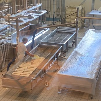 Latteria Tre Cime Mondolatte - Cheese Making - Food Tours Near Me - Dobbiaco, BZ