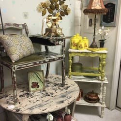 Uptown Vintage & Shabby - Sneek Peeks!