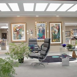 Saper Galleries and Custom Framing - Center gallery looking west