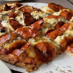Amasa Sawblade - 16" Pepperoni, Sausage, Banana Pepper,  Onion with Extra Pizza Sauce
