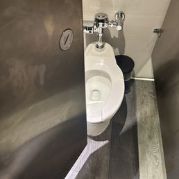 Small bathroom problem Small bathroom problem