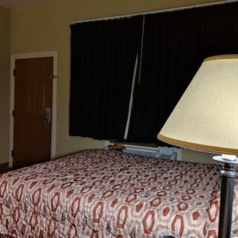 Lake View Lodge - bed - Hotels Near Me - Lee Vining, California