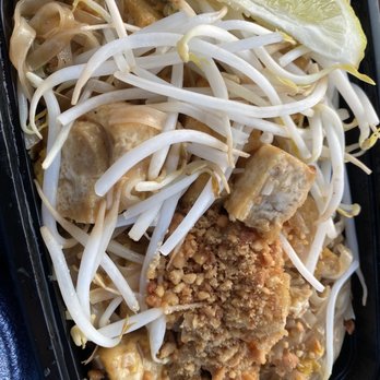 Hom Mali - T501. Classic Pad Thai with tofu - Thai Near Me - Chicago, Illinois Hom Mali - T501. Classic Pad Thai with tofu - Thai Near Me - Chicago, Illinois