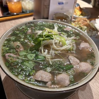 Pho Anh Vu - XL pho with beef balls and tenderloin - Vietnamese Near Me - Richmond, British Columbia Pho Anh Vu - XL pho with beef balls and tenderloin - Vietnamese Near Me - Richmond, British Columbia