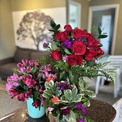 Oakwood RV Resort - The office during valentine's day, they always decorate