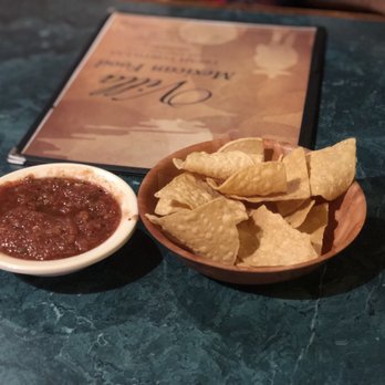 Villa Mexican Food - Chips and salsa.... SO yummy! - Mexican Near Me - Tucson, Arizona