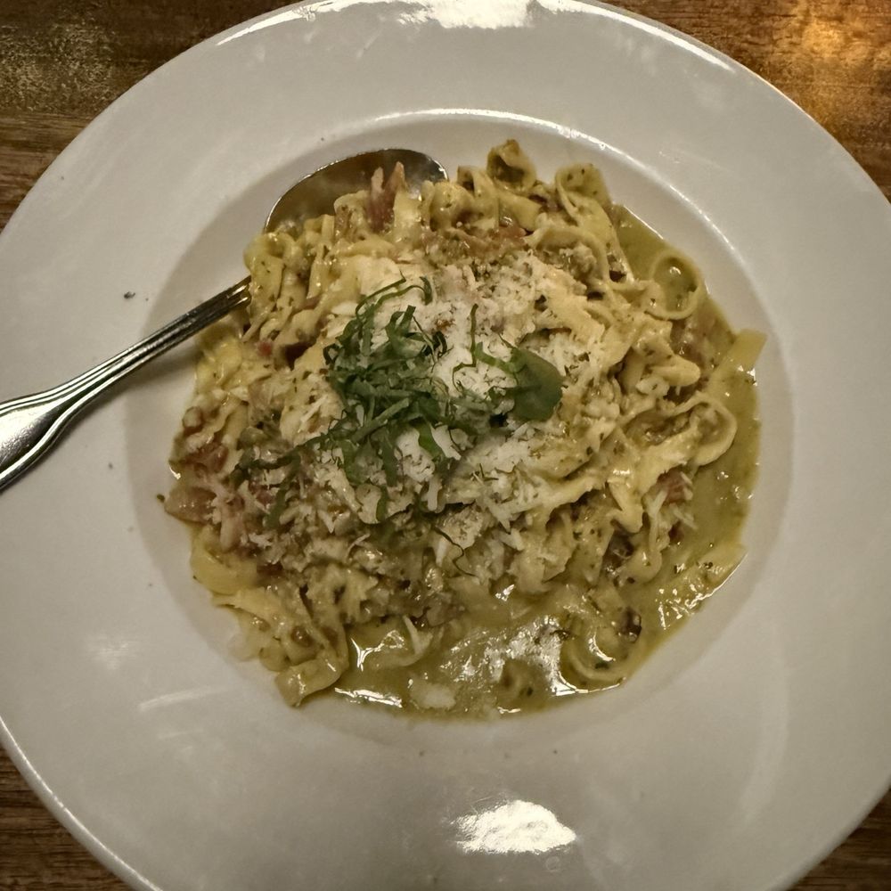 Epulo Bistro - Fettucine ala pistachio - Modern European Near Me - Edmonds, Washington Epulo Bistro - Fettucine ala pistachio - Modern European Near Me - Edmonds, Washington