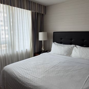 Cambridge Suites Toronto - Hotels Near Me - Toronto, Ontario Cambridge Suites Toronto - Hotels Near Me - Toronto, Ontario