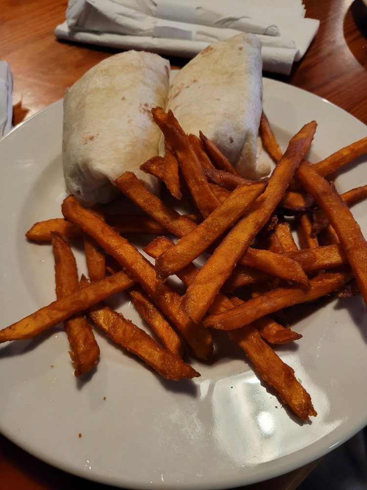 TAILGATE SPORTS BAR & GRILL Updated September 2024 107 Photos & 108