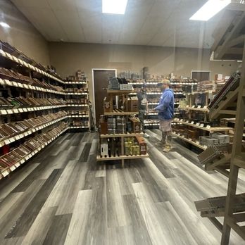 Cigars Daily - Inside - Cigar Bars Near Me - Phoenix, Arizona