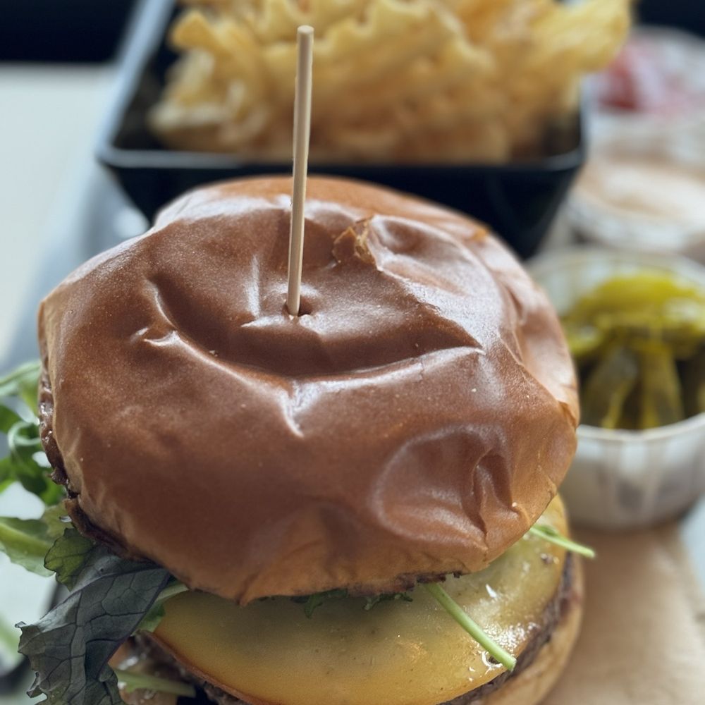 Mammoth Brewing - Burger - Breweries Near Me - Mammoth Lakes, California