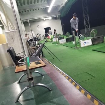Aroma Golf Range - Floor 6, deck 4 - Golf Near Me - Los Angeles, California